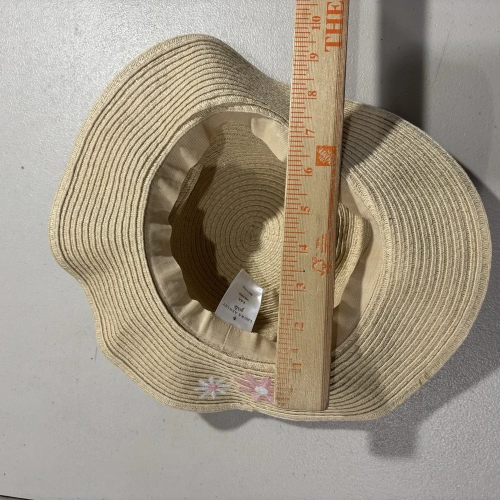 Laura Ashley Straw Sun Hat Girls 4-6X Floral Embroidered 100% Paper Summer Beach